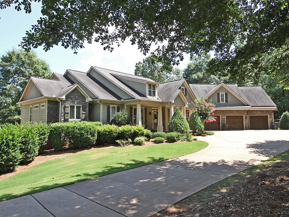 1st image of 2071 River Oaks Dr