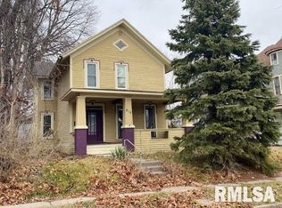 816 E 13th St, Davenport, IA 52803