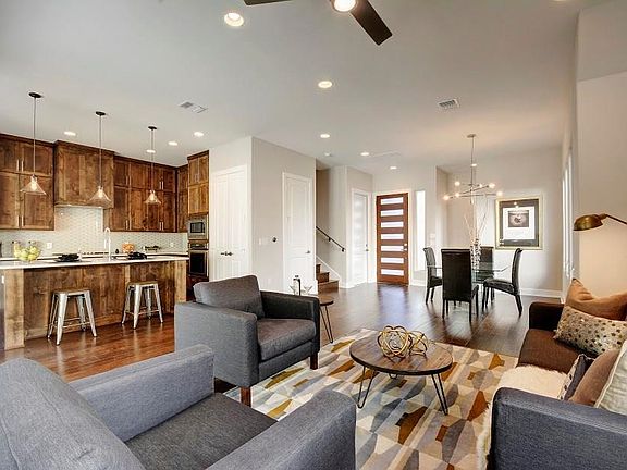 3rd image of 1905 Westridge Dr #A