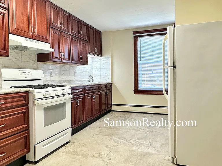 610 Pawtucket Ave #3 — Photo 2