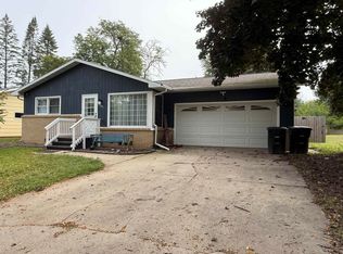 932 S River St, Shawano, WI 54166