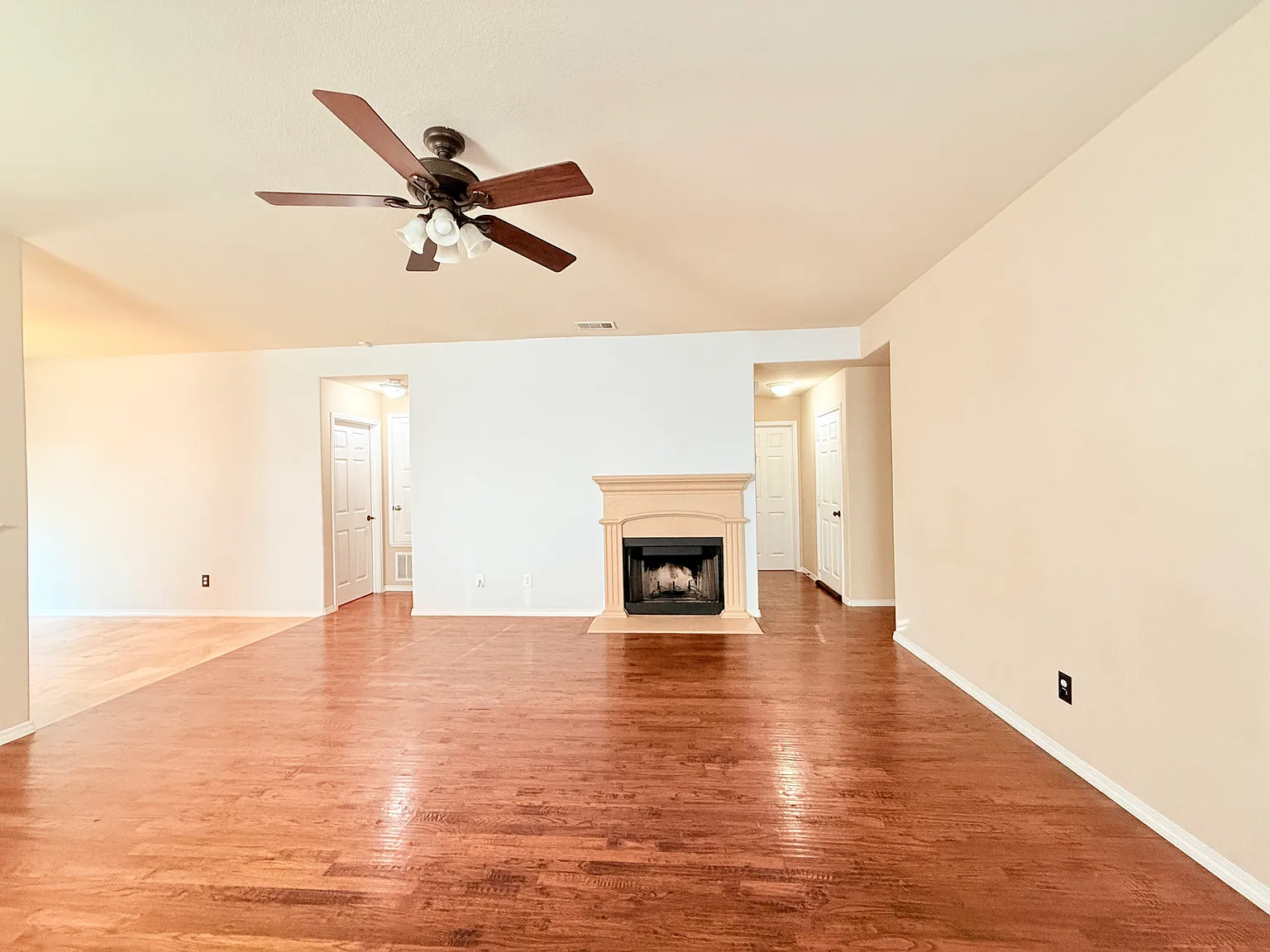 3 bed, 1584 sqft, $2,250 — Photo 4