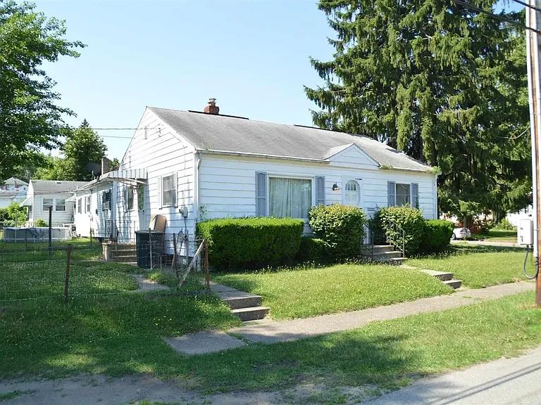 2102 S Scott St — Photo 12