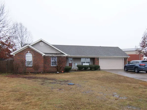 107 Farmington Cir, Lonoke, AR 72086