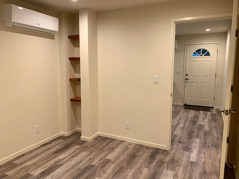 955 Irving St #B — Photo 8
