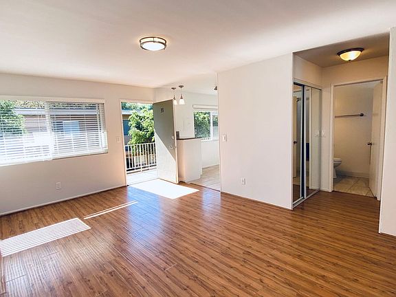 3rd image of 5541 Newcastle Ave #11-38