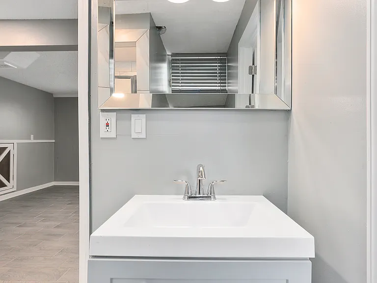 1306 SW 3rd St — Photo 18