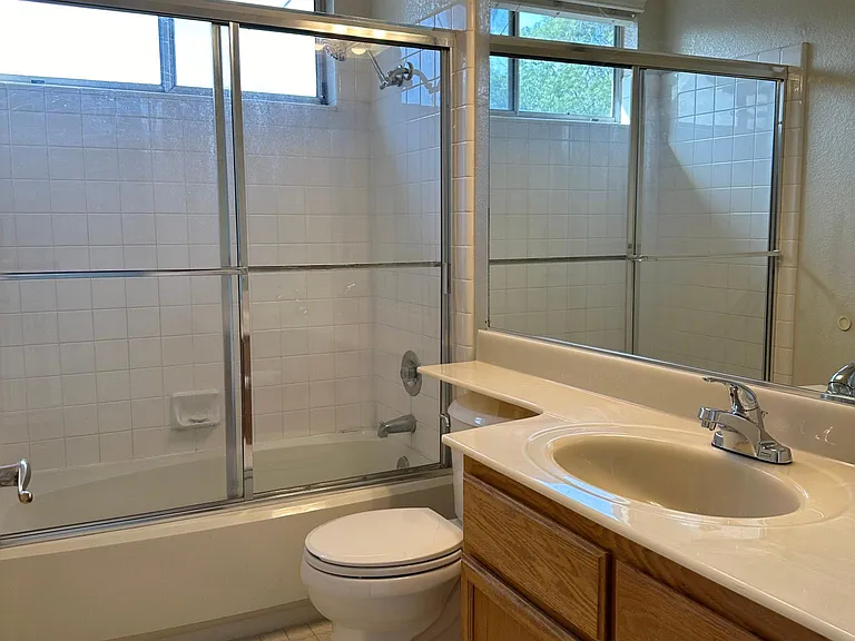 418 Kinsmill Ct — Photo 36