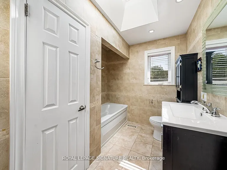 21 Broadlands Blvd — Photo 19