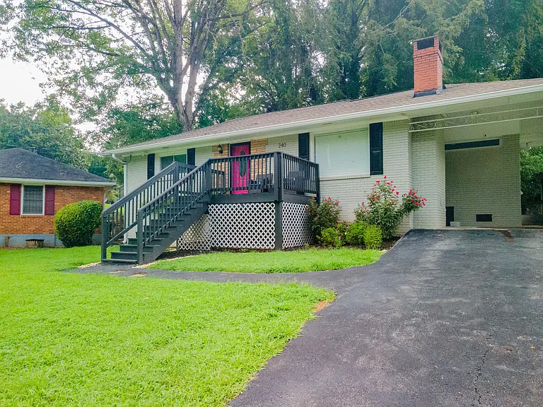 240 W Lake Dr NW — Photo 3