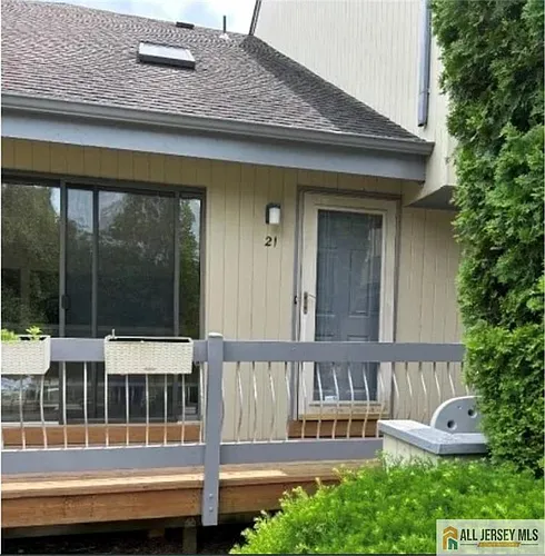 21 Woodhill St #140 Photo 1
