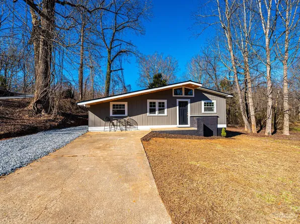 613 Wentworth Pl NW, Lenoir, NC 28645