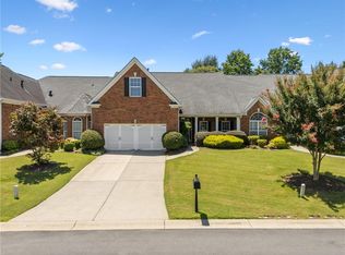 5380 Villa Lake Ct, Suwanee, GA 30024