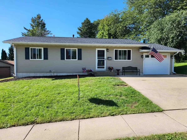 1609 Scenic View Dr, Dubuque, IA 52001