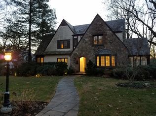 11 Tulip Dr, Great Neck, NY 11021