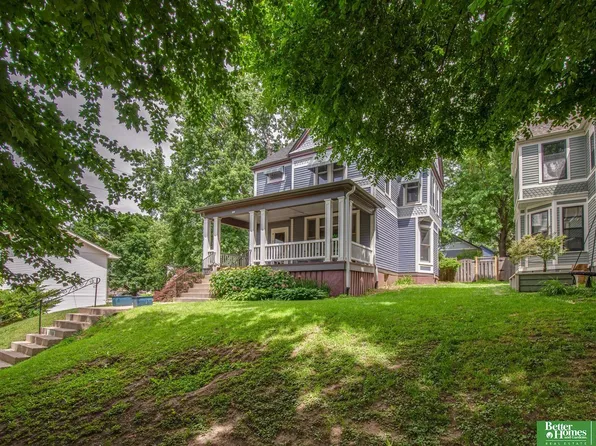 1109 S 33rd St, Omaha, NE 68105