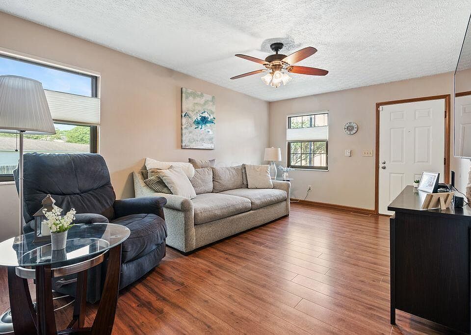 1st image of 8000 Lakeloop Dr