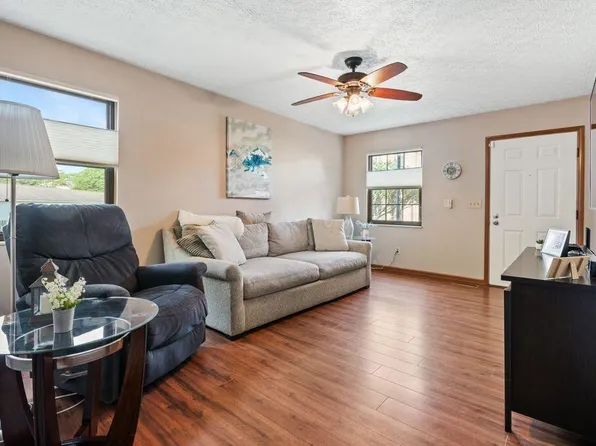 8000 Lakeloop Dr, Westerville, OH 43081