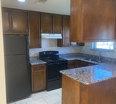 2nd image of 1503 Patricia Dr