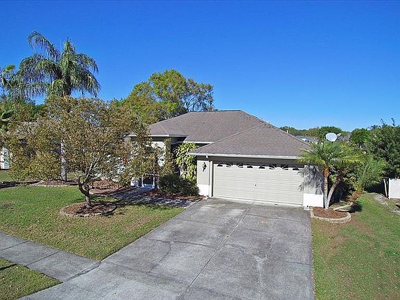 3rd image of 4504 Oak River Cir