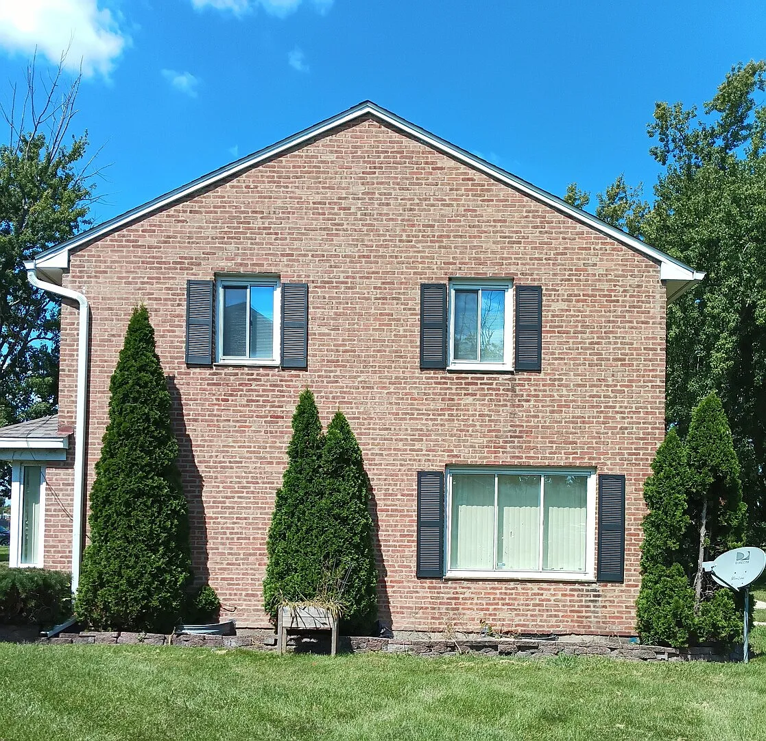 2 bed, 925 sqft, $1,575 — Photo 3