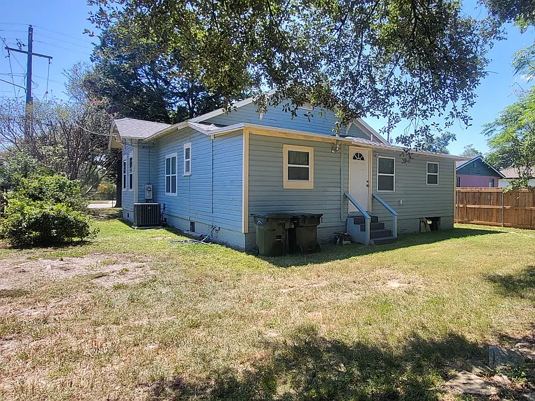 210 E Texar Dr — Photo 5