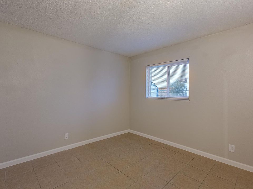 1st image of 608 Holland Ave