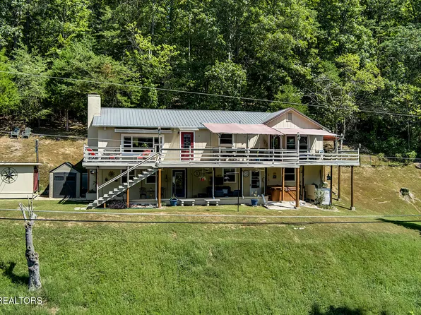 223 Lakecrest Dr, Harriman, TN 37748