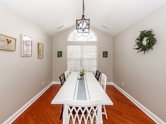 4th image of 110 Horse Shoe Bay Ct