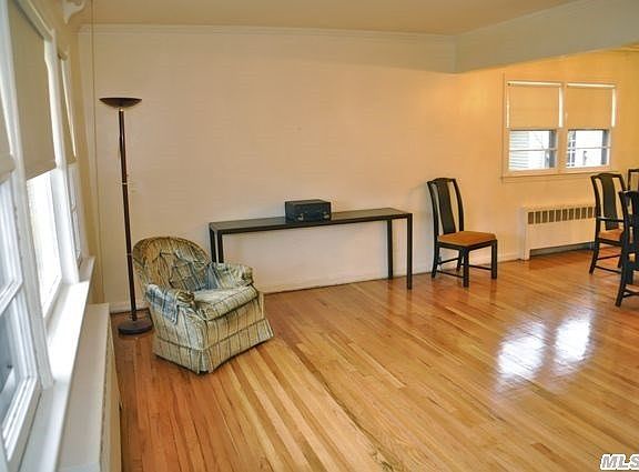 3rd image of 175 Windsor Ave
