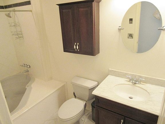Tub - bathroom #2