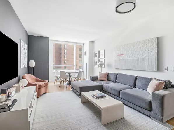 2 River Ter APT 4M, New York, NY 10282