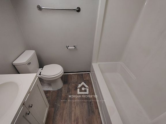 5th image of 217 W Washington St APT H