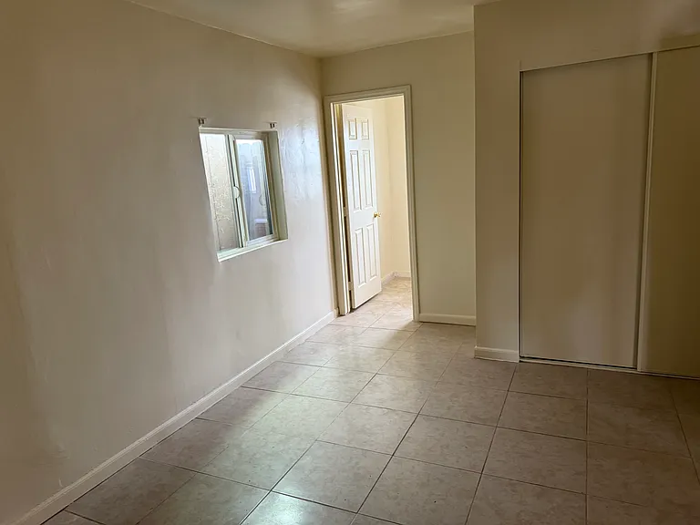 1350 Windmill Rd #1 — Photo 4