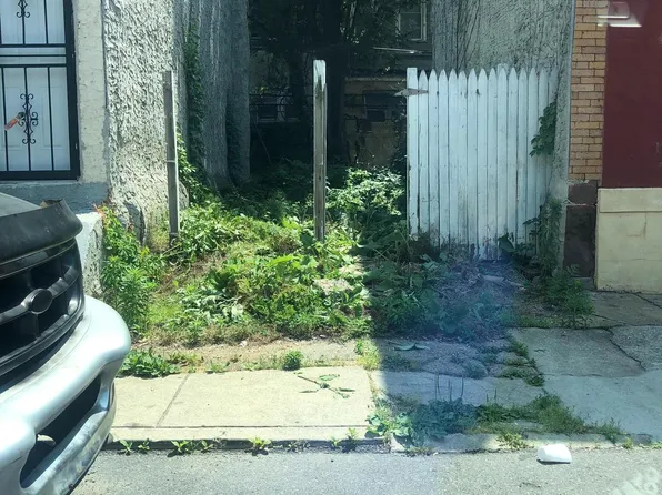 2945 N Bonsall St, Philadelphia, PA 19132