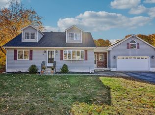 38 Raven Rd, Dracut, MA 01826