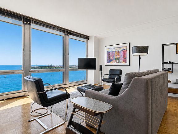 4th image of 880 N Lake Shore Dr APT 10C
