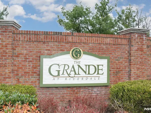 1419 Wharton Ct #419, Riverdale, NJ 07457