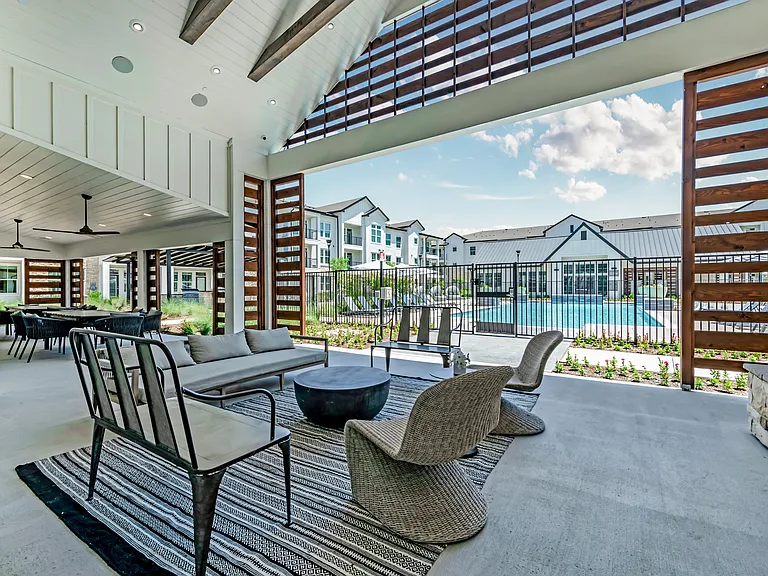 Atlas Bluewood Apartments — Photo 41