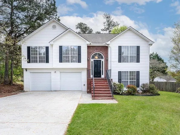 310 Pebblestone Dr, Loganville, GA 30052