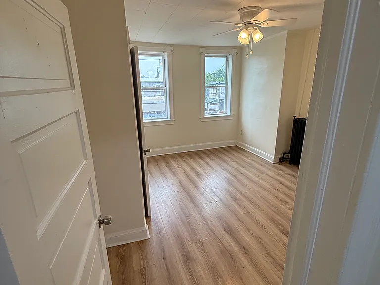 617 N Robinson St — Photo 4