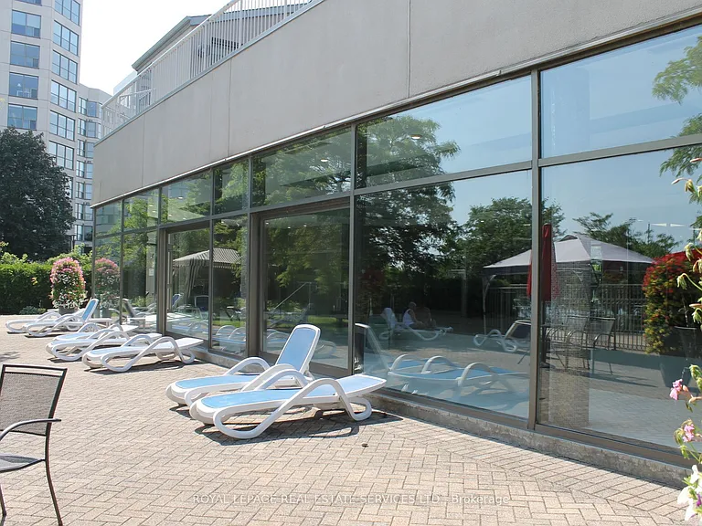 2269 Lake Shore Blvd W #307 — Photo 33
