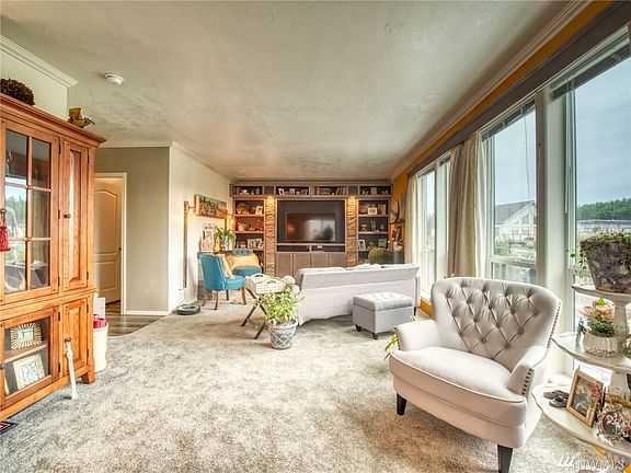 4th image of 394 N Butterclam St SW