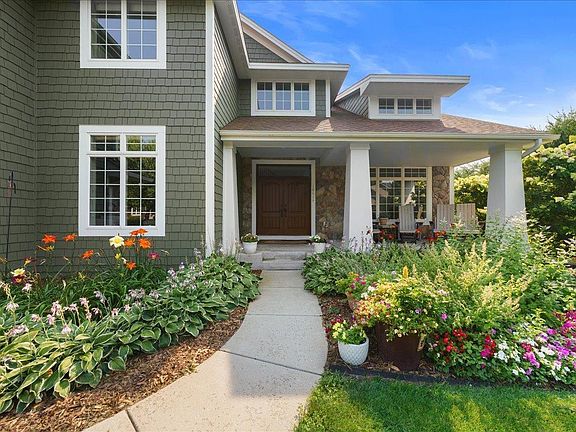 2nd image of 10614 Maple Blvd