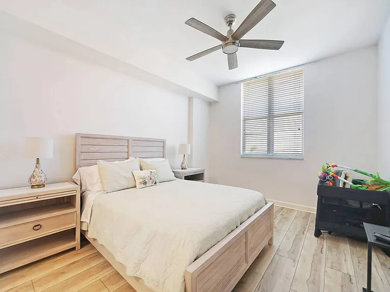 14200 Royal Harbour Ct — Photo 36