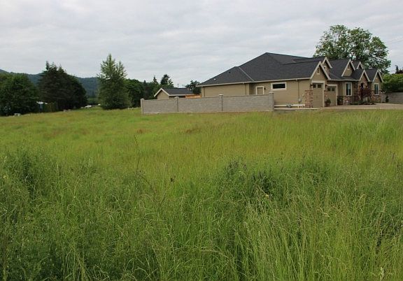 4th image of 82 Hagens Ct