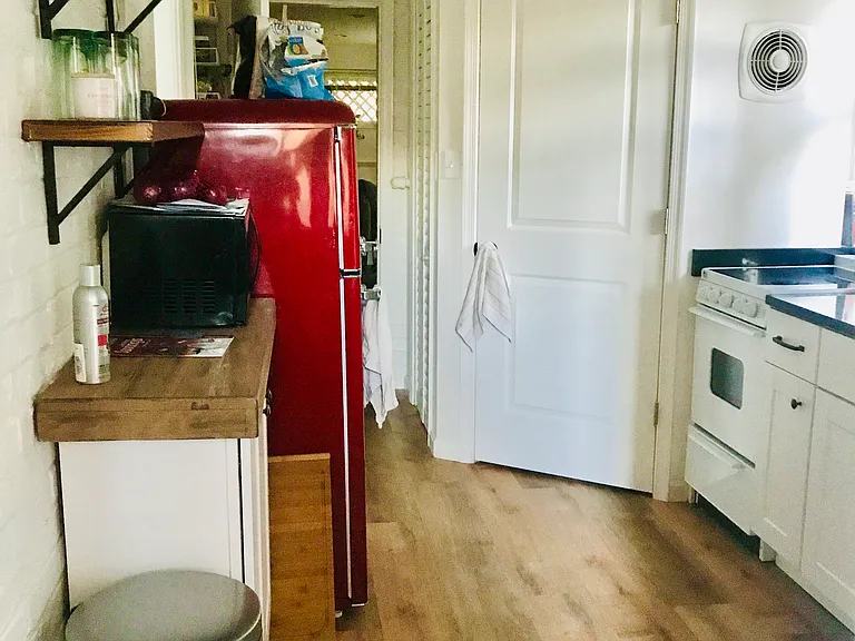 422 21st St NE — Photo 5