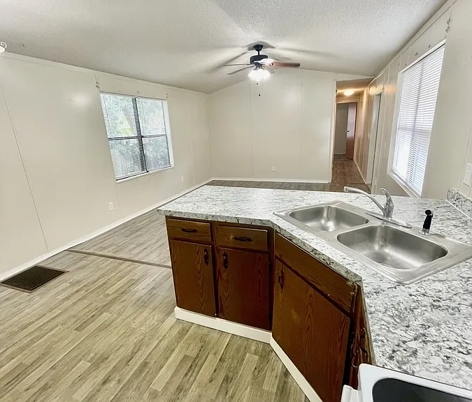 232 Stockton St — Photo 6