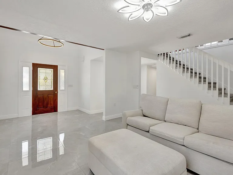 217 Marina Dr — Photo 6