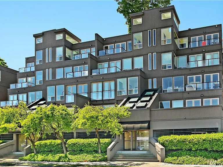 2111 Westlake Ave N #101 — Photo 1